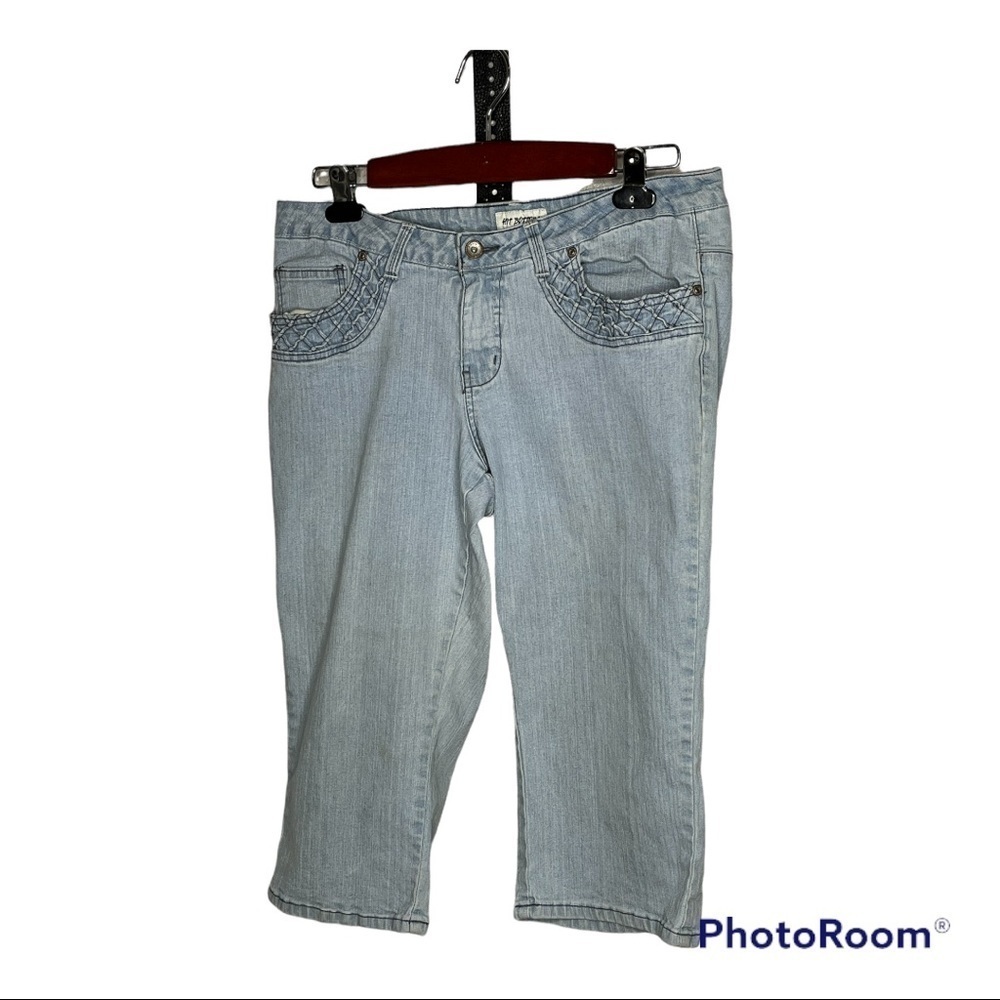 Hot Bottoms Capris